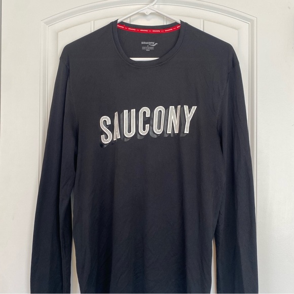 Saucony Men's Black Long Sleeve Athletic Shirt Size Medium - Picture 2 of 5